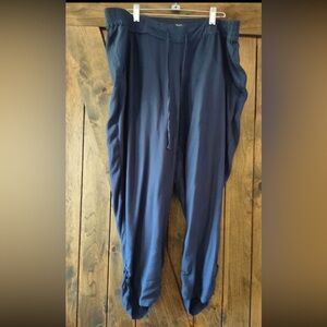 1X NWOT Torrid Pants Elastic Waist Pull String Tie Pockets 22” Inseam C7172